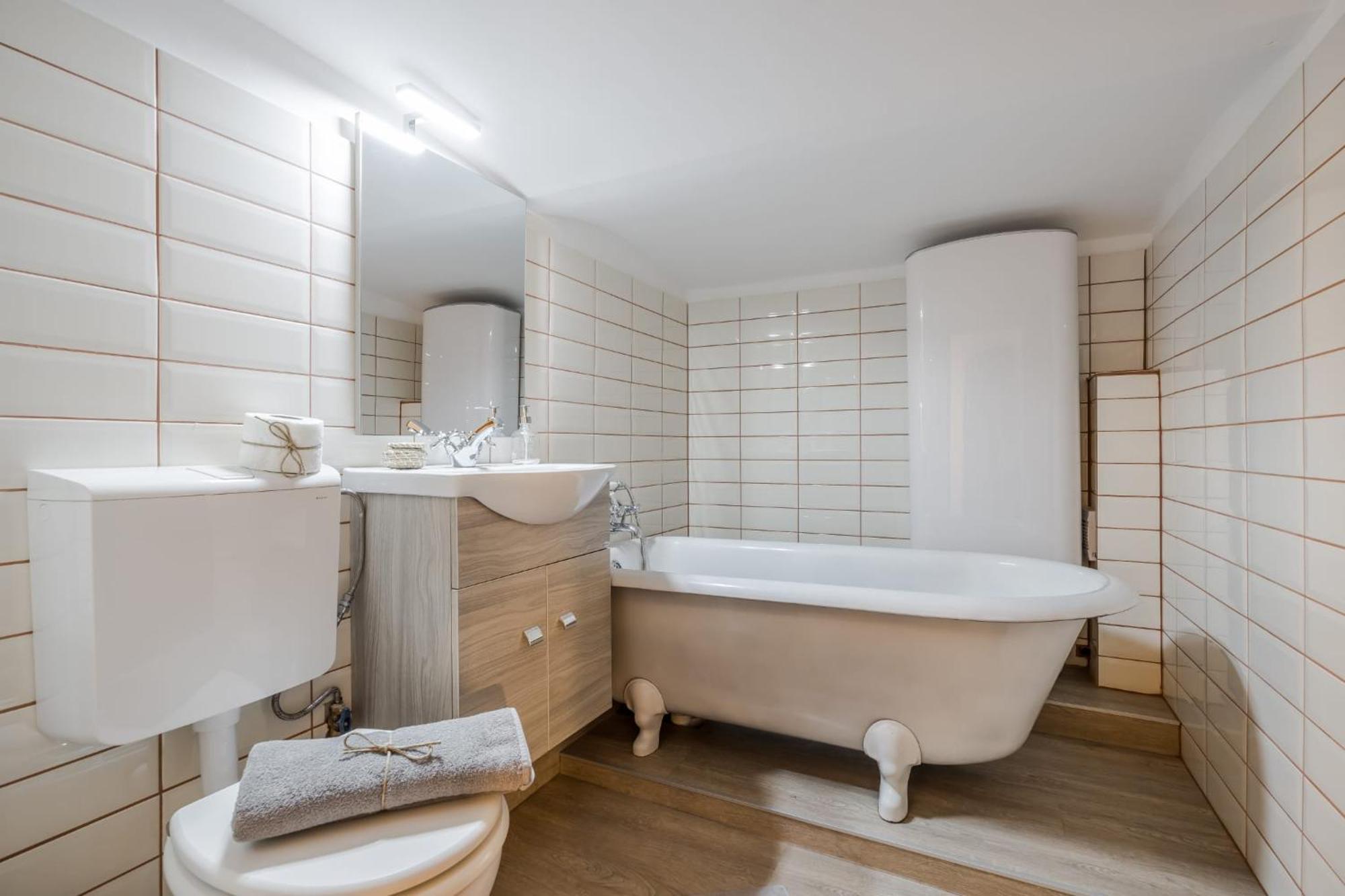 Wellness Wonderland: Garden, Sauna, Jacuzzi In Cbd 부다페스트 외부 사진